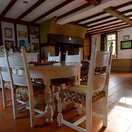 Vakantiehuis Modern In With Garden *