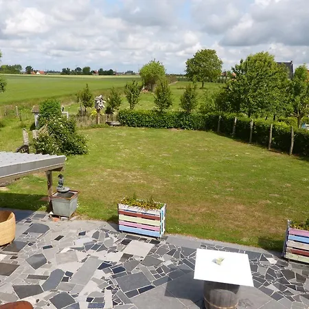Modern In With Garden *